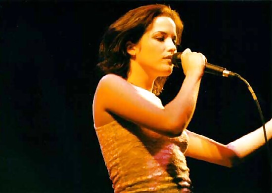 Berühmte Galerie Irish Célèb Andrea Corr 40. Geburtstag #26291357