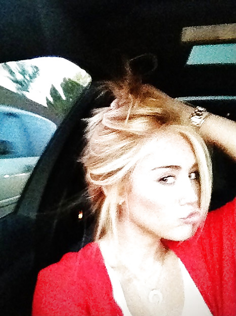 Miley cyrus 
 #35190555
