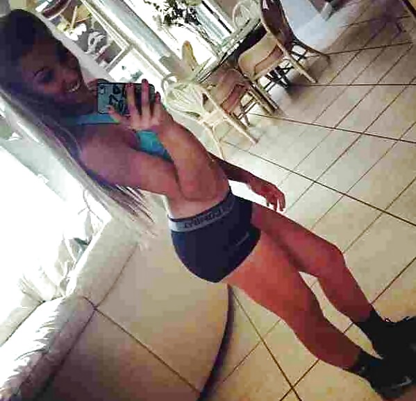 Amateur Twitter Girls Wearing Nike Pro spandex shorts #29315545