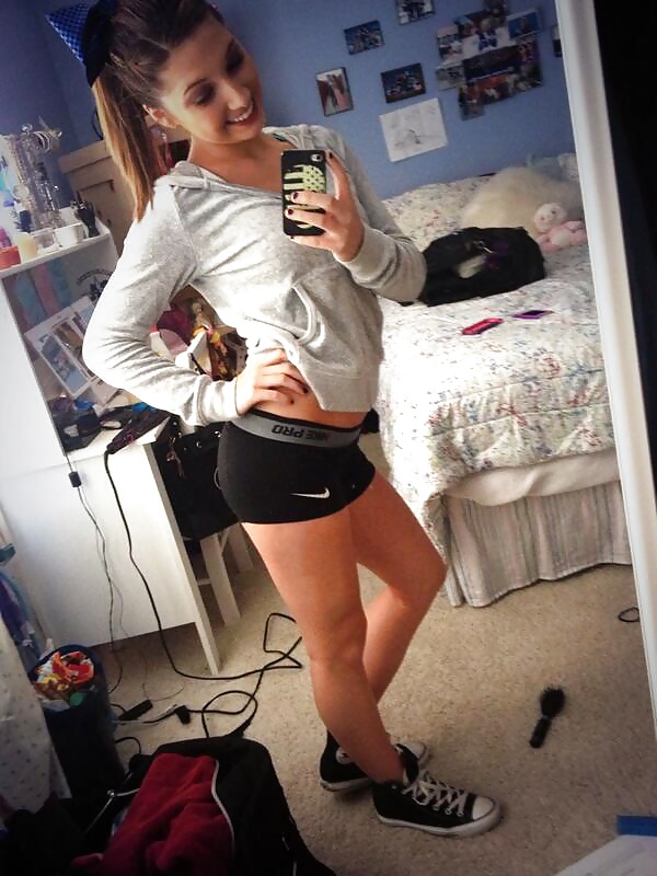 Amateur Twitter Mädchen Nike Pro Spandex Shorts #29315573