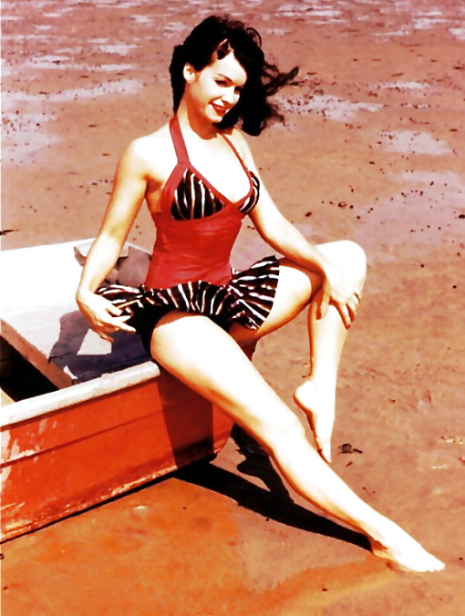 Bettie page
 #28624722