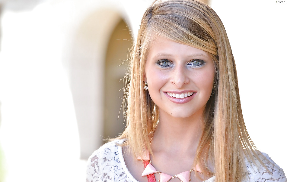 スリムでキュートなティーンズ
 #33388377