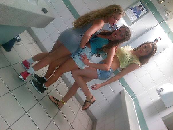 若い パート4
 #36943970