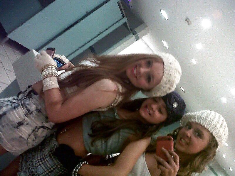 若い パート4
 #36944018