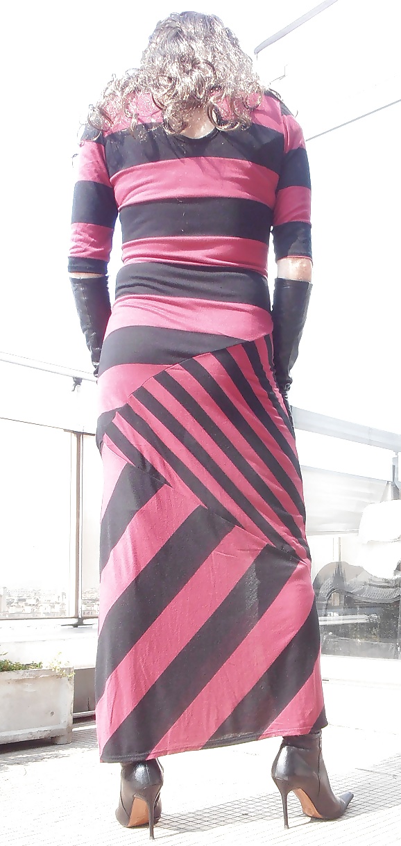 En robe longue....
 #34912691