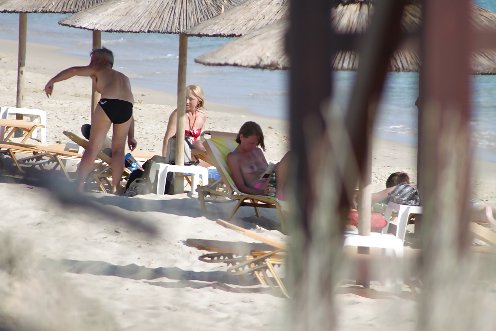 Oben-ohne-Strand In Naxos1 #34726646