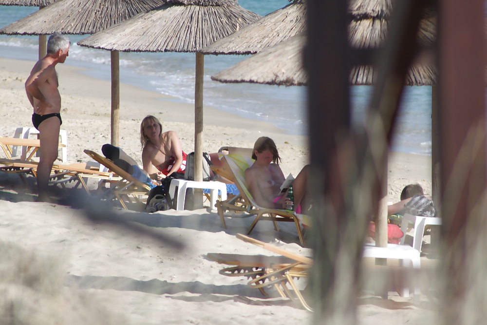 Oben-ohne-Strand In Naxos1 #34726649