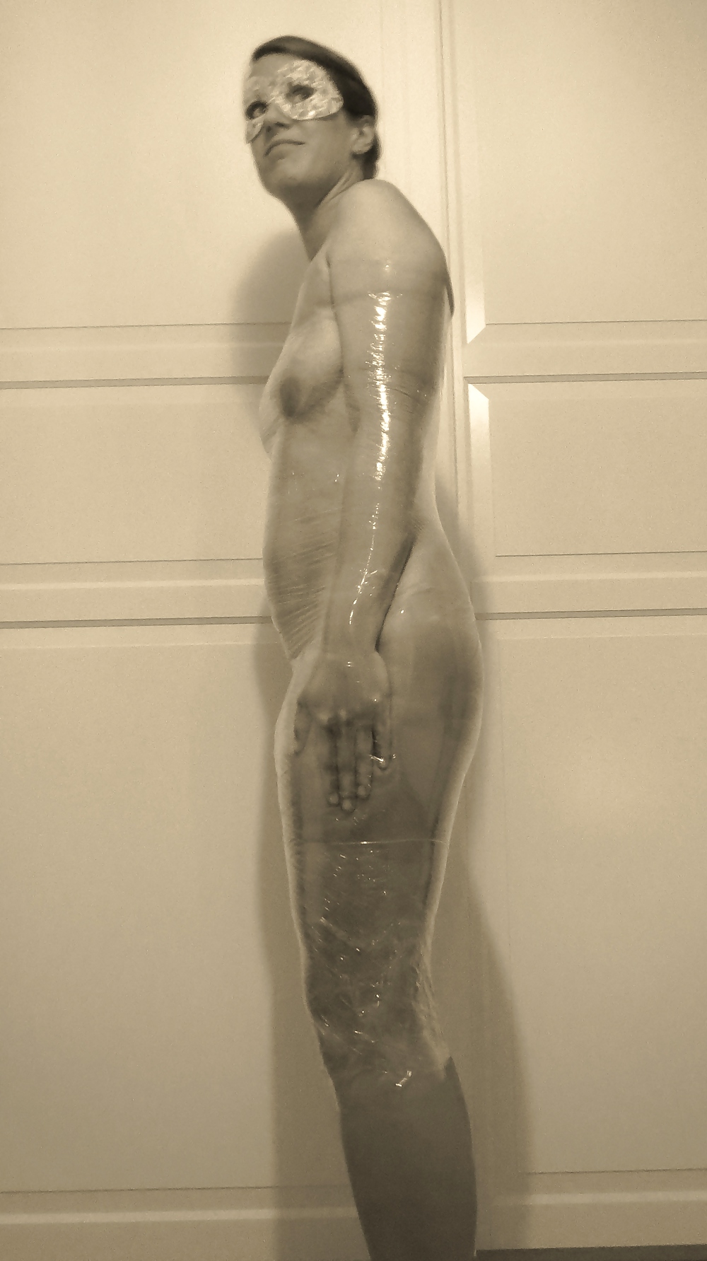 In cling film - in Frischhaltefolie verpackt #23517328