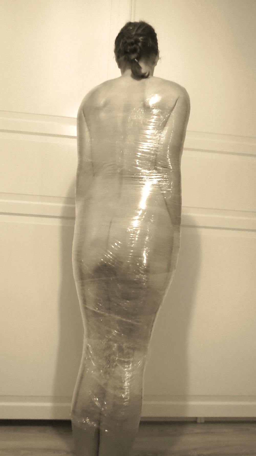 In cling film - in Frischhaltefolie verpackt #23517346
