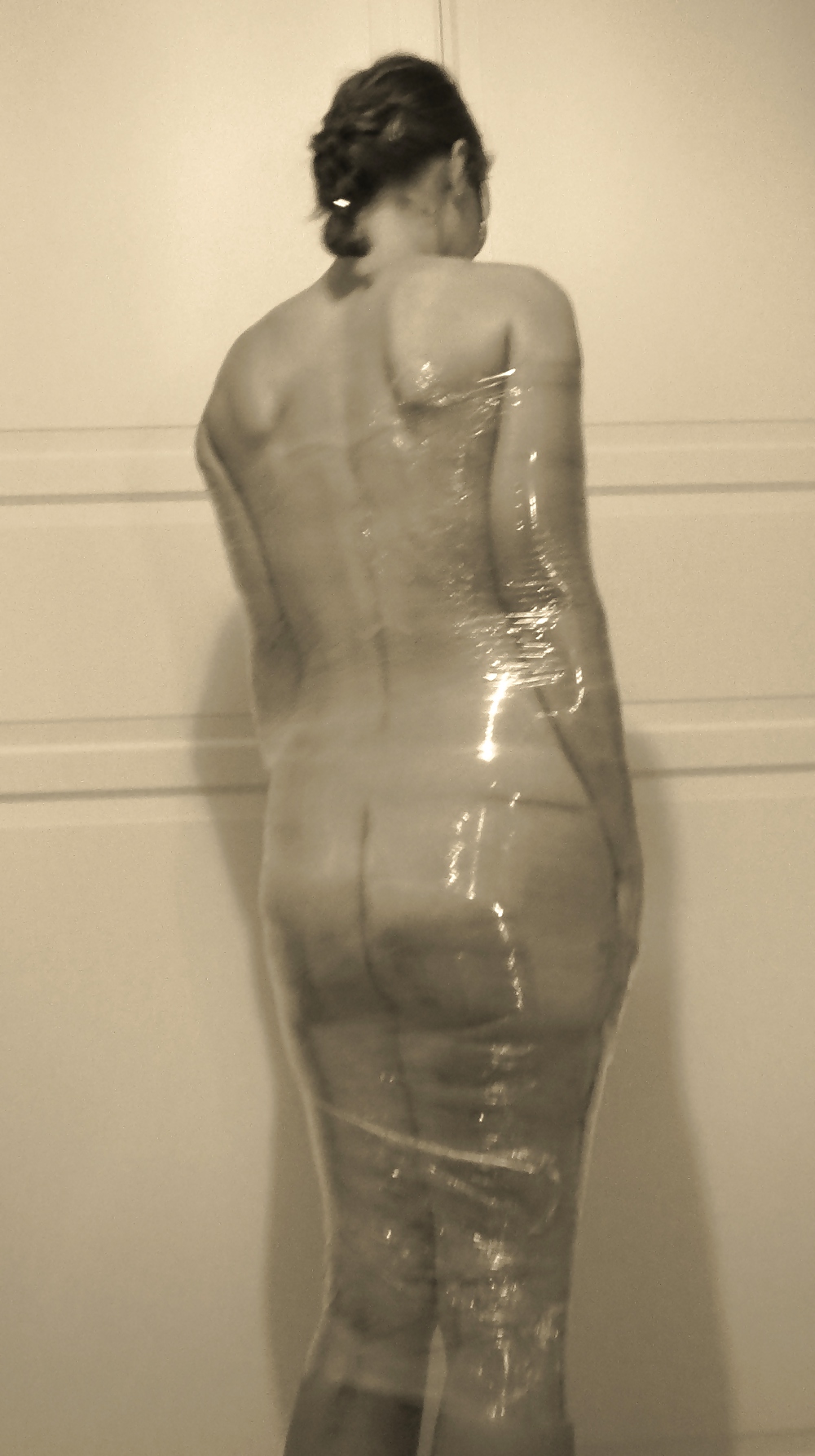 In cling film - in Frischhaltefolie verpackt #23517476
