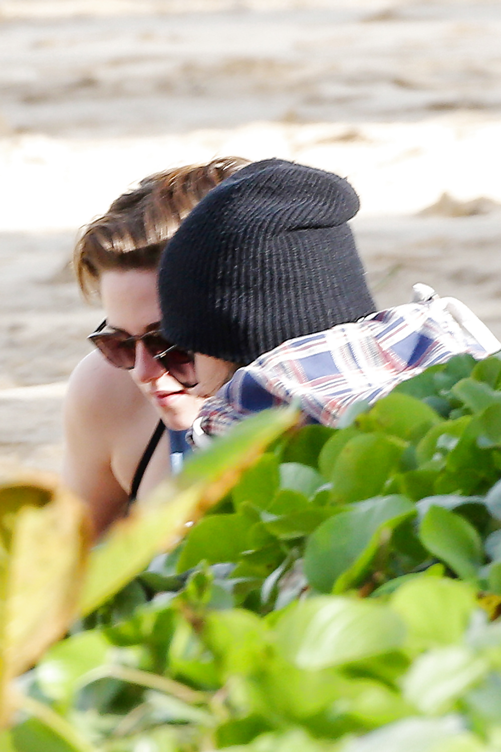 Kristen Stewart - Honolulu, New Year's Day 2015 #40480069