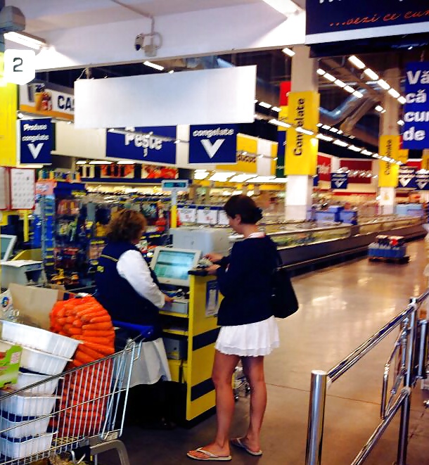 Espía supermercado y centro comercial rumano
 #34737546