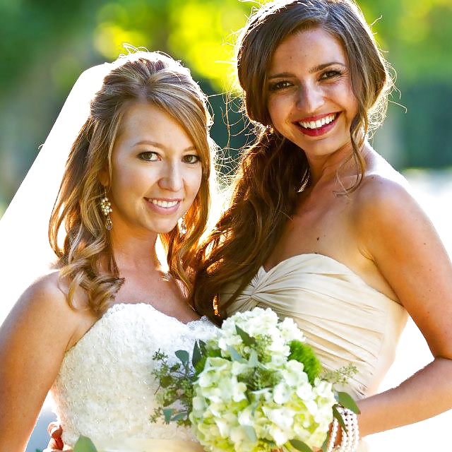 Mujeres en vestidos de novia - frauen in brautkleidern
 #24187080