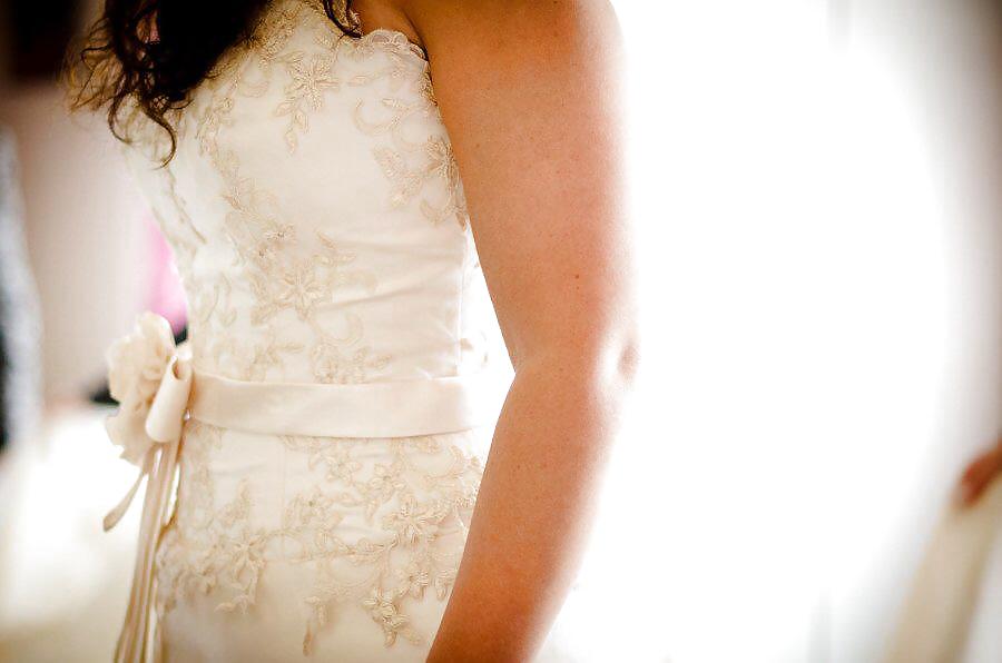 Mujeres en vestidos de novia - frauen in brautkleidern
 #24187260