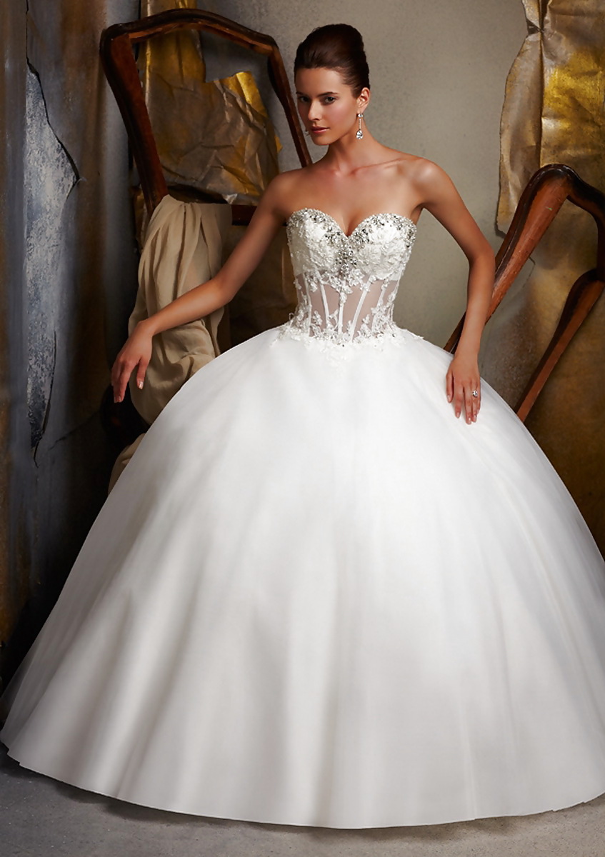 Women In Wedding Dresses - Frauen In Brautkleidern #24187415