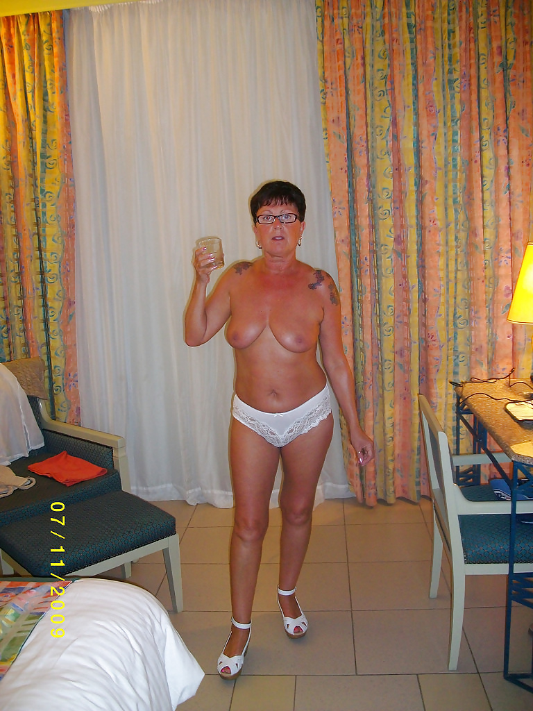 She Wants Your Comments Please #32693169