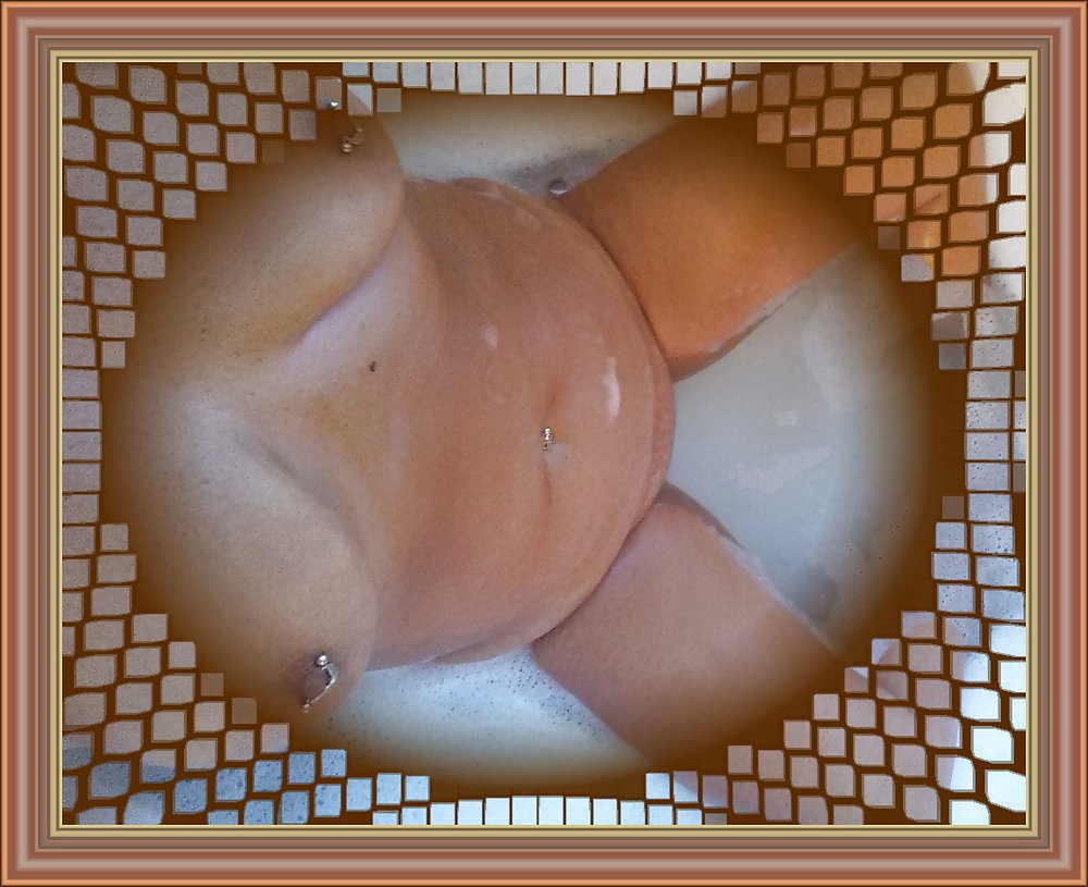 Shutterfly69 Spielt Beim Baden #36527218