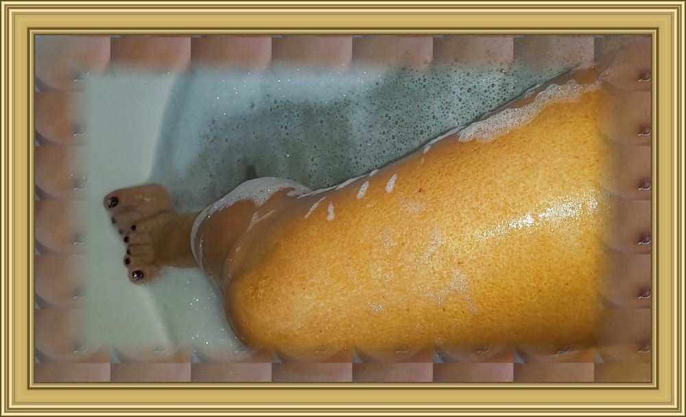 Shutterfly69 Spielt Beim Baden #36527221