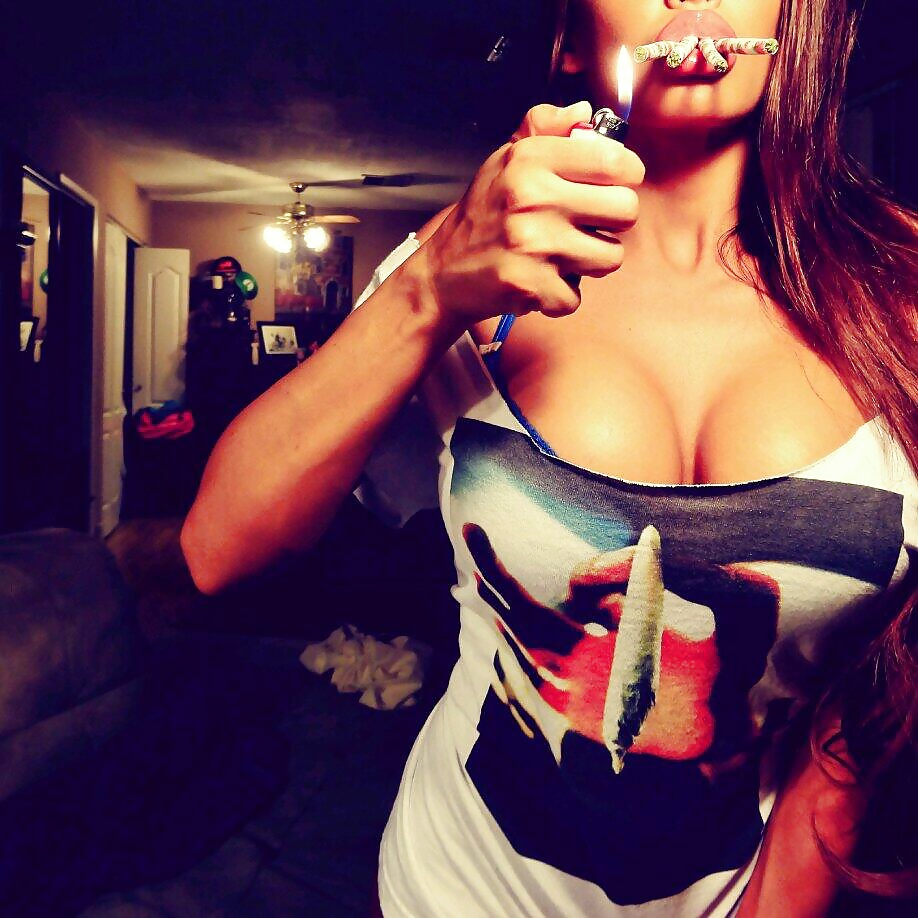 Chicas Stoner pt.2
 #28625525