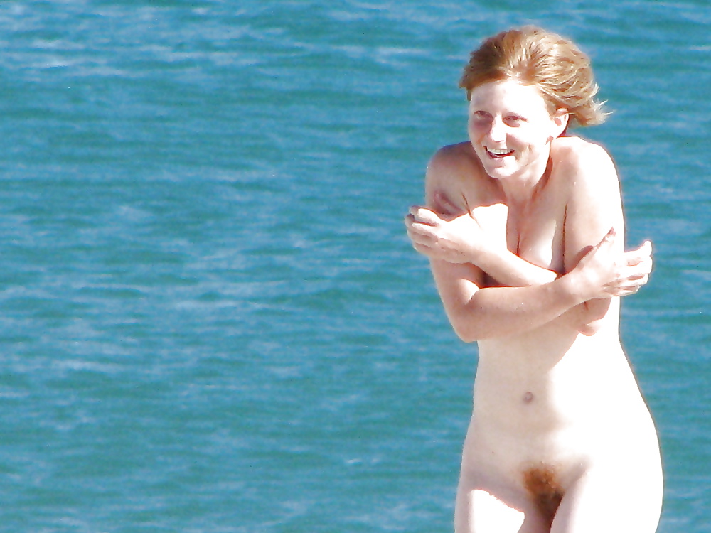 Redheaded Teenager Beauty Headed to the Seashore 