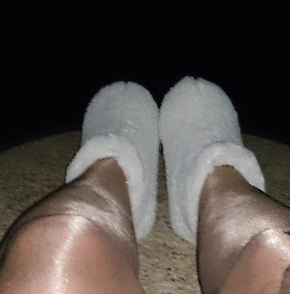 Fluffy slipper n pantyhose 