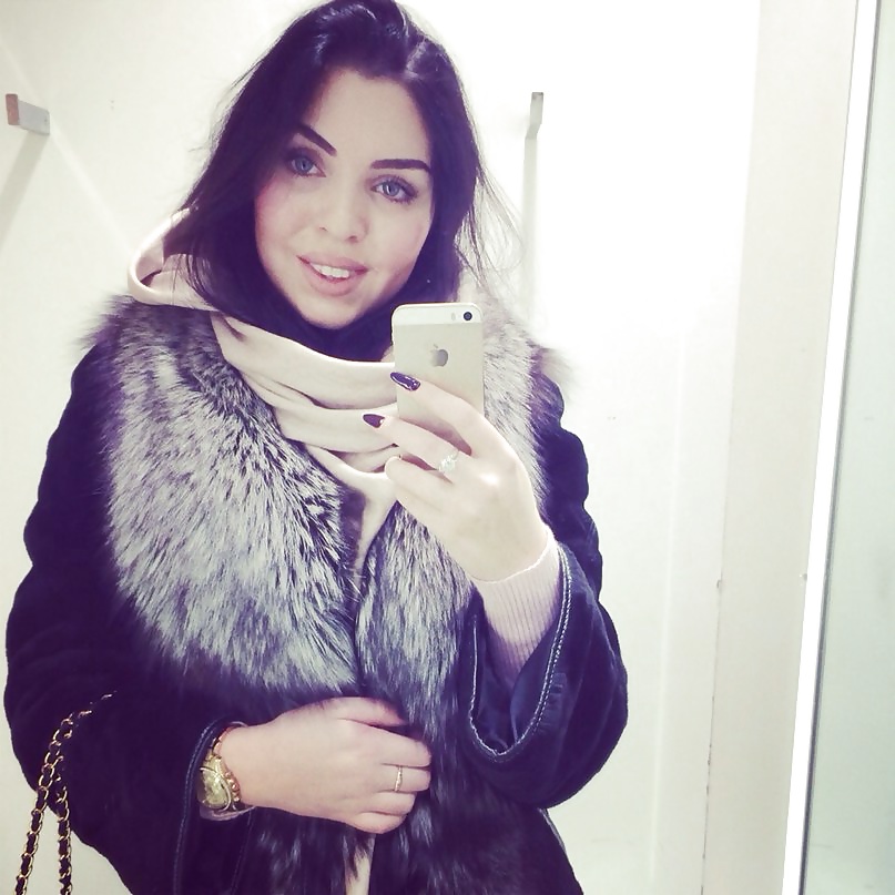 Selfies en abrigos de piel
 #32042651