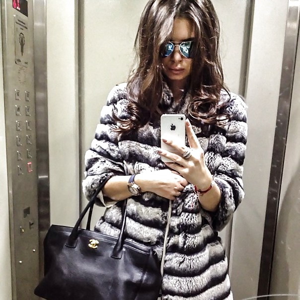 Selfies en abrigos de piel
 #32042672