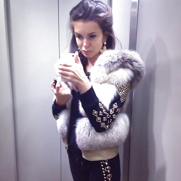 Selfies en abrigos de piel
 #32042674