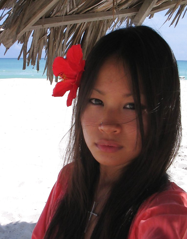 Sexy Asiatische Hawaiische Flitterwochen #36516900