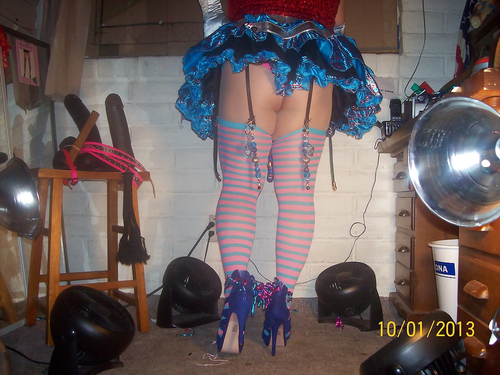 Mistress's legs in silky stockings for Tgirl Veronica. #24094939