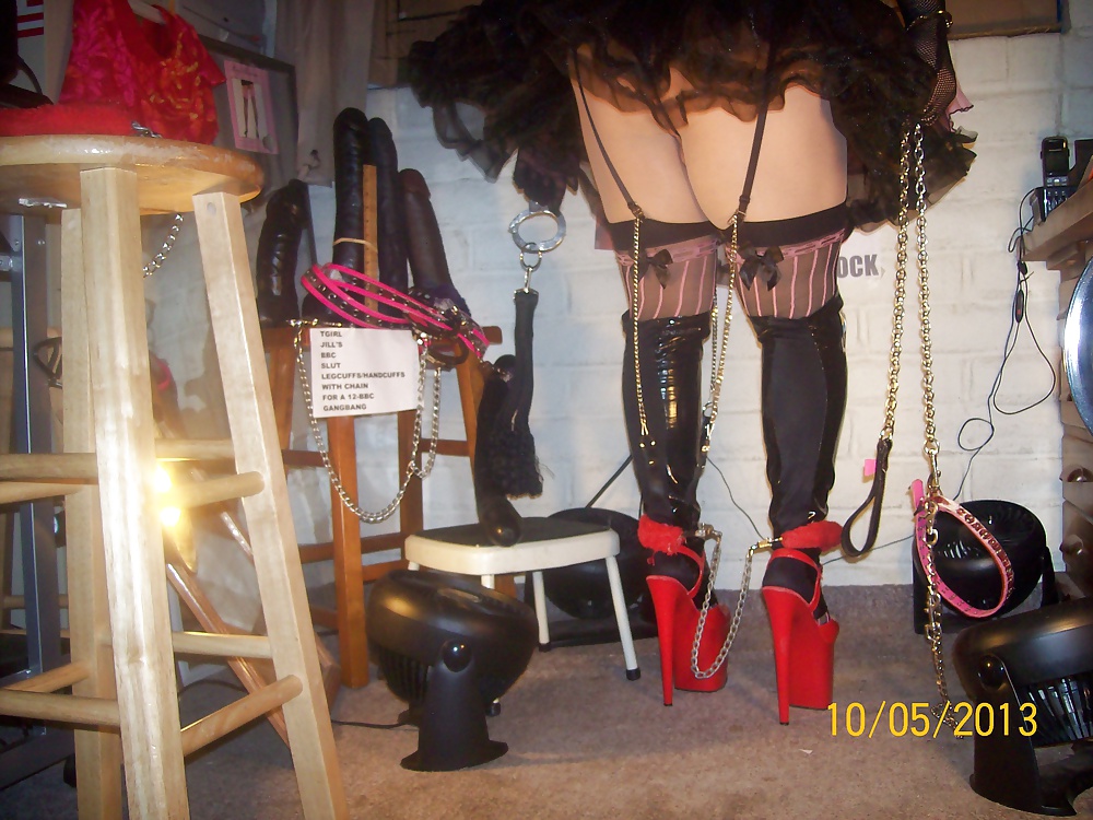 Geliebte, Die Beine In Seidenstrümpfen Für Tgirl Veronica. #24095086
