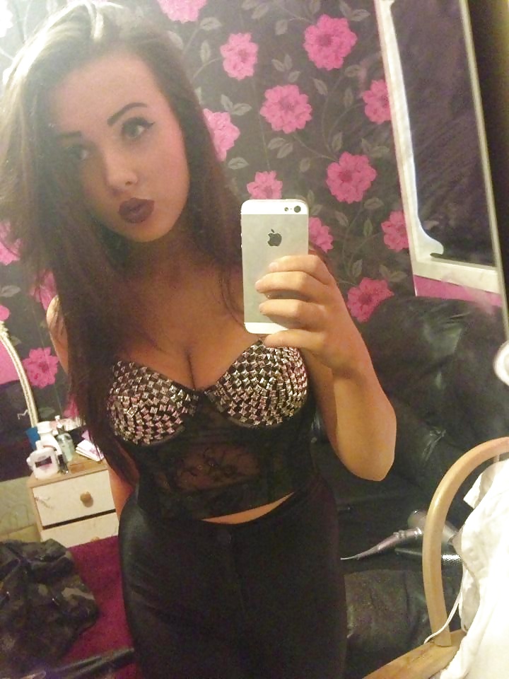 Dolled up chavs 4 
 #29664986