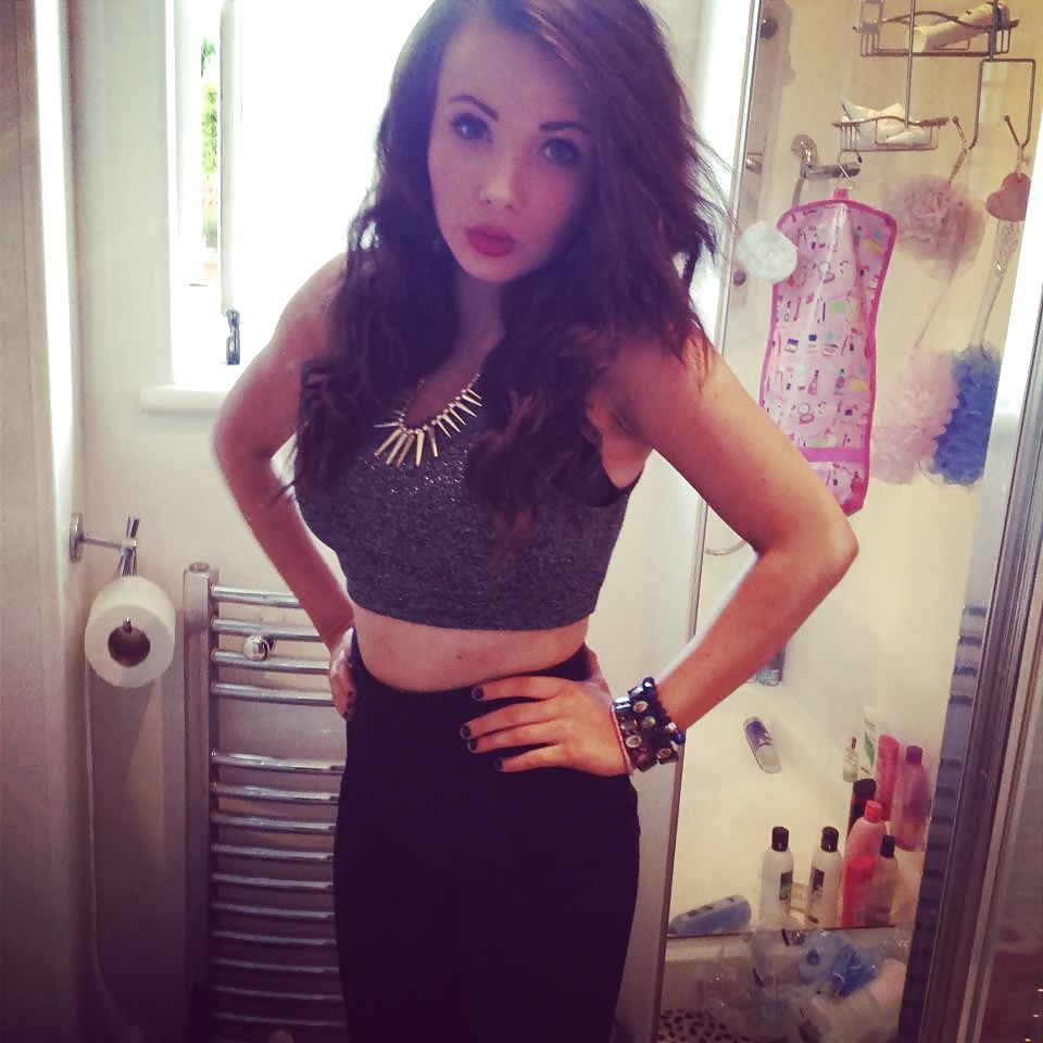 Dolled up chavs 4 
 #29665017