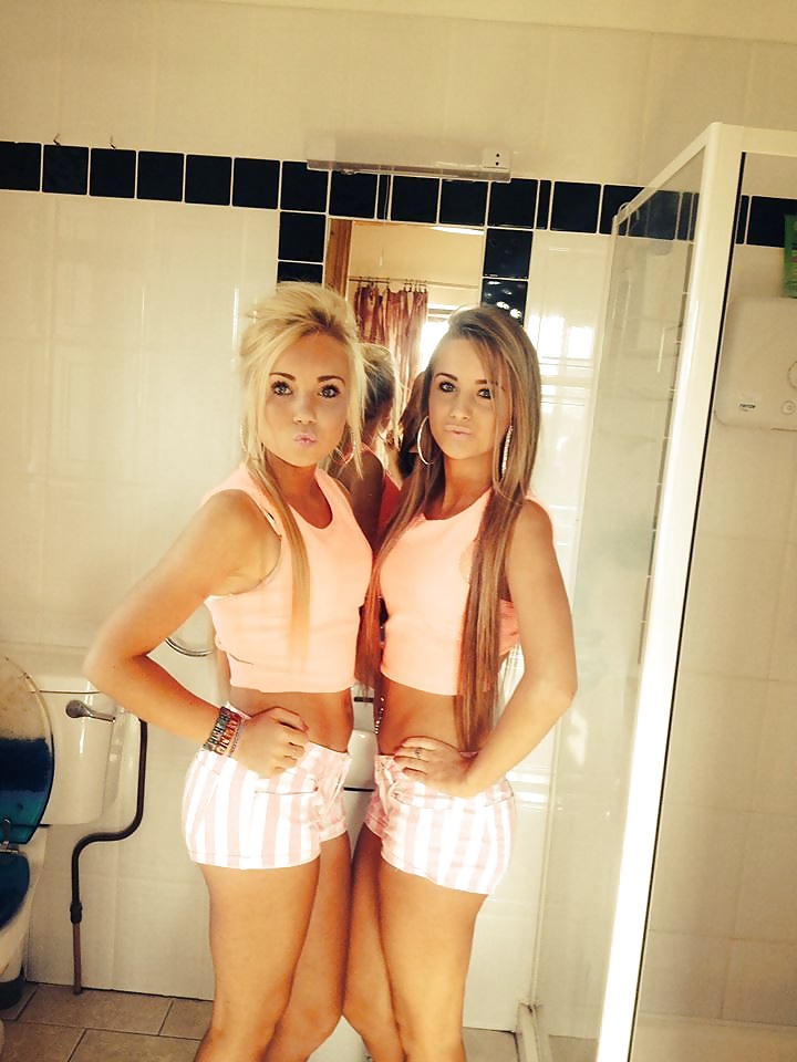 Dolled up chavs 4 
 #29665078