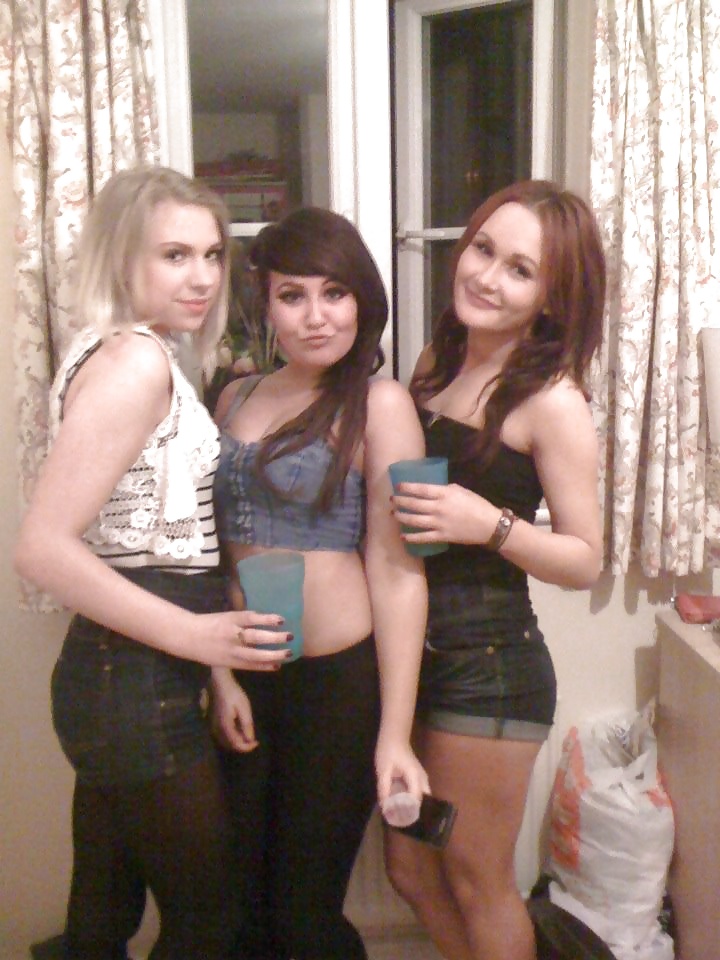 Dolled up chavs 4 
 #29665083