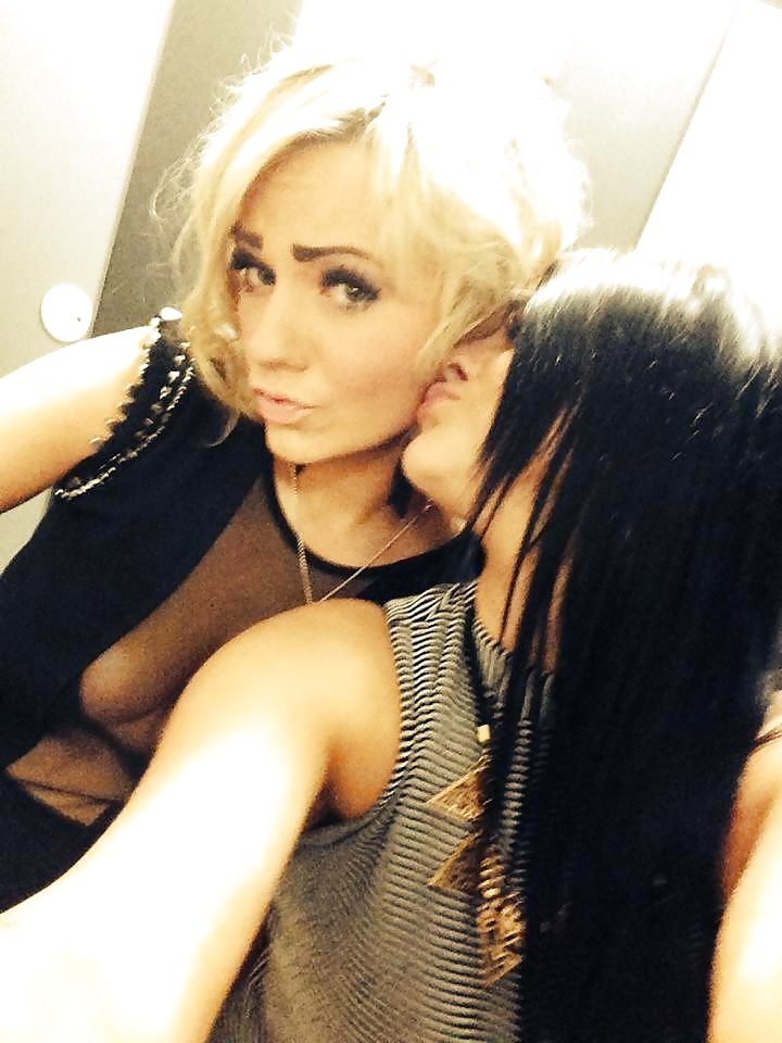 Dolled up chavs 4 
 #29665095