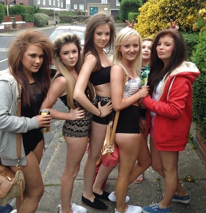 Dolled up chavs 4 
 #29665101