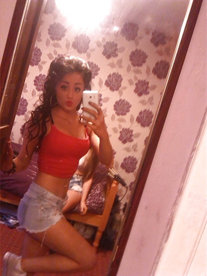 Dolled up chavs 4 
 #29665132