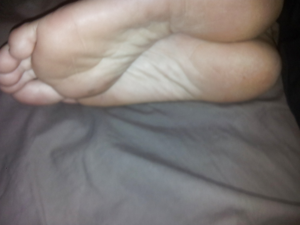 Omg i never knew so many guys and girls liked feet??? #28155012