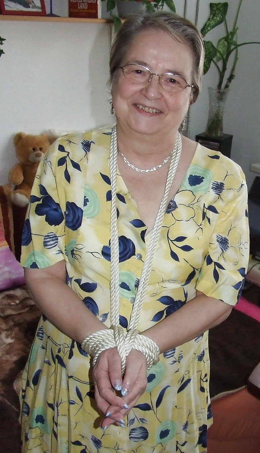 勃起 (370)
 #28701845