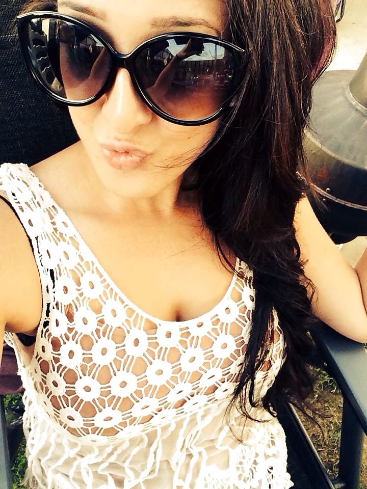 Selfies
 #33438915