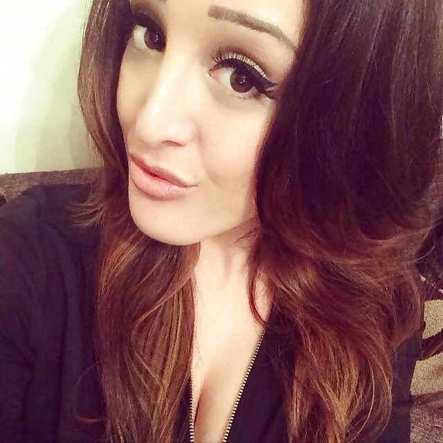 Selfies
 #33438923