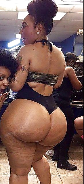 大きなお尻
 #32019919