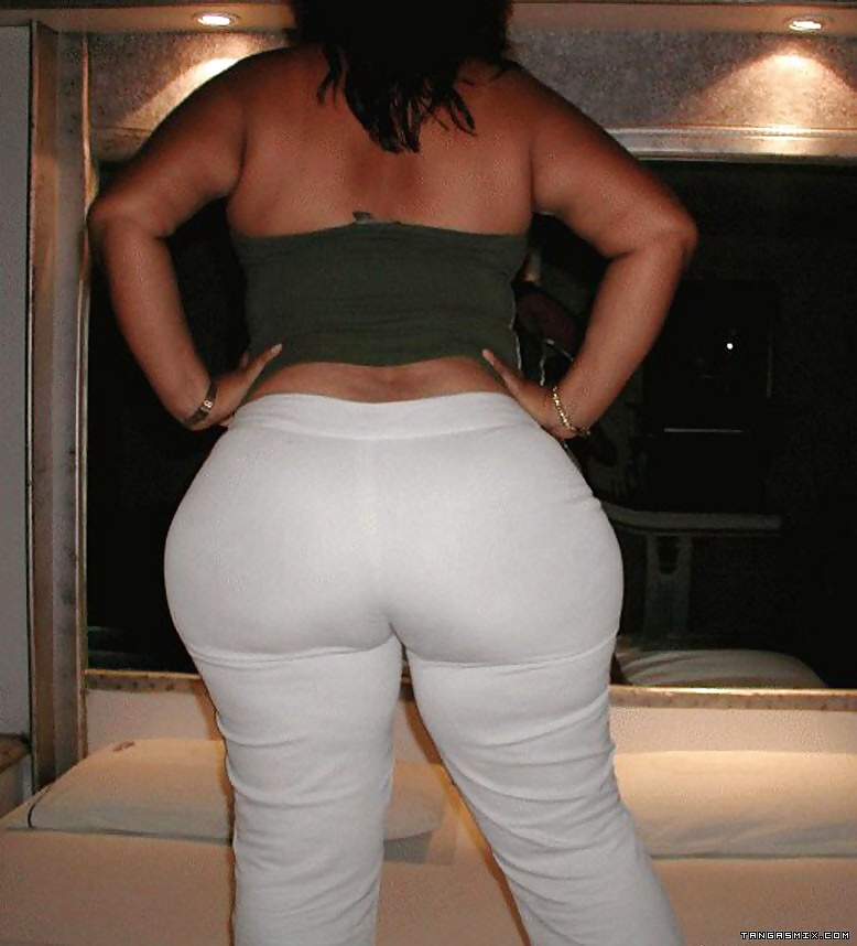 大きなお尻
 #32019922