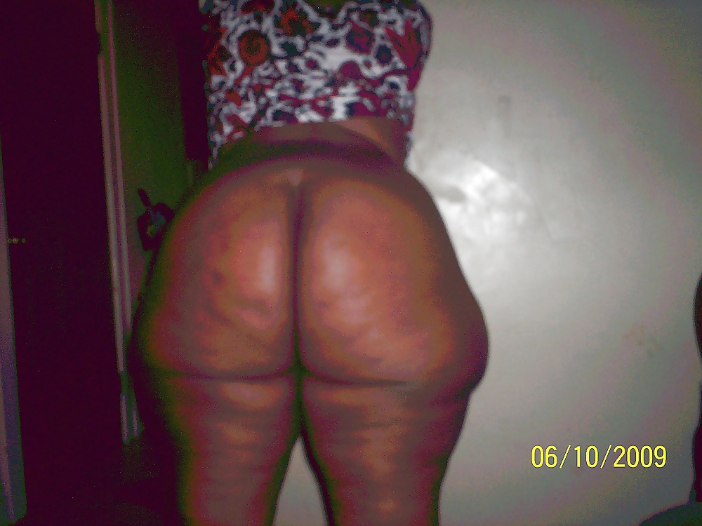 大きなお尻
 #32019934