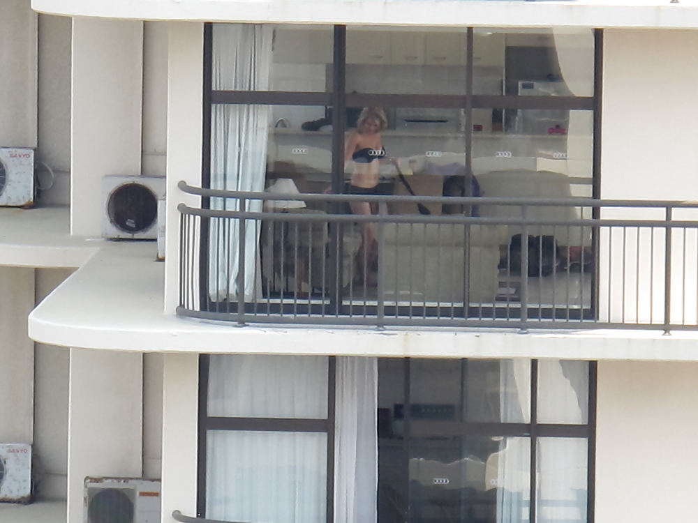 Cortinas corridas y lencería erótica
 #35215400