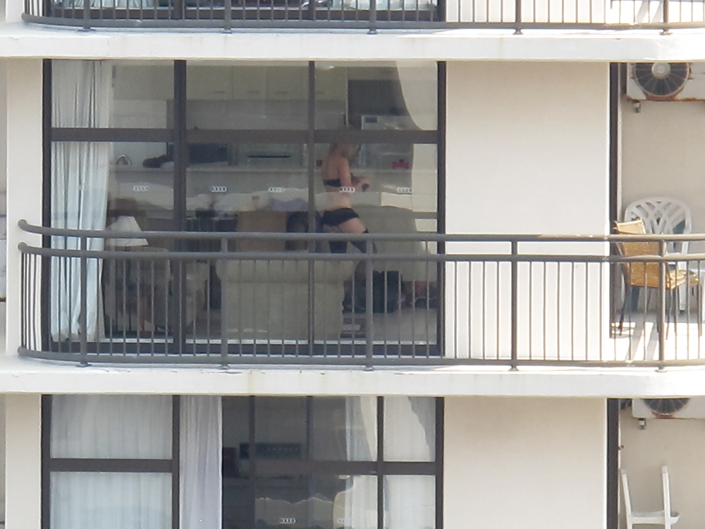 Cortinas corridas y lencería erótica
 #35215408