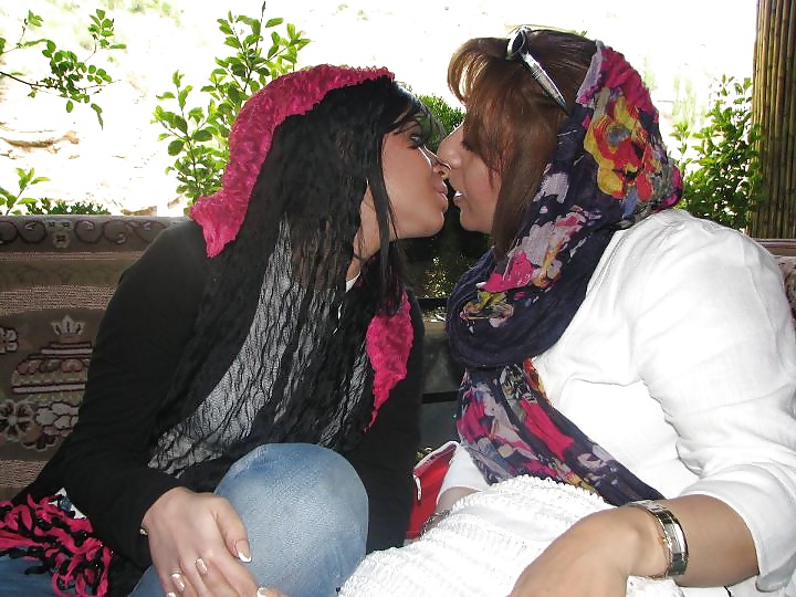 Irani Lesbiennes Persian Iranian #31801600