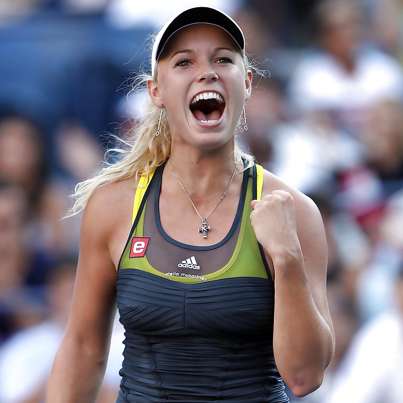 Caroline Wozniacki feeding time #30886029