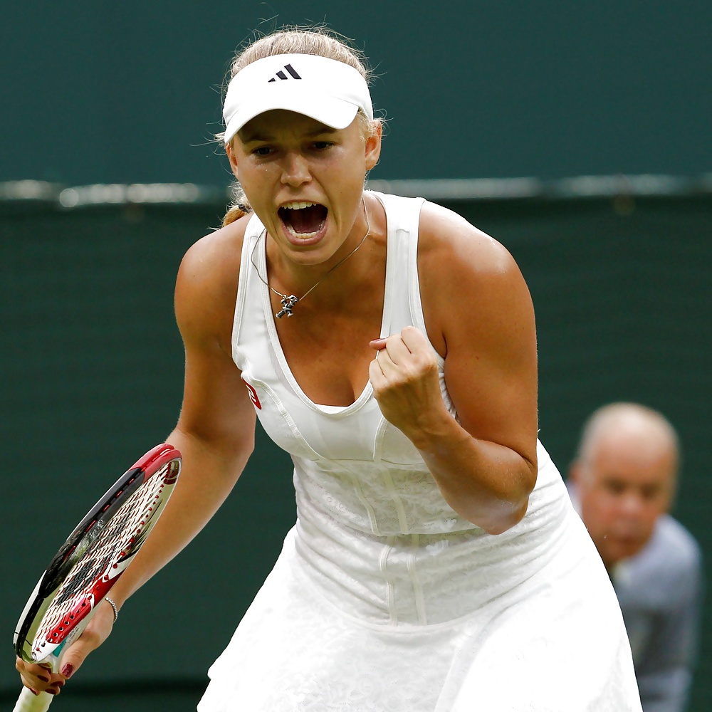 Caroline Wozniacki feeding time #30886034